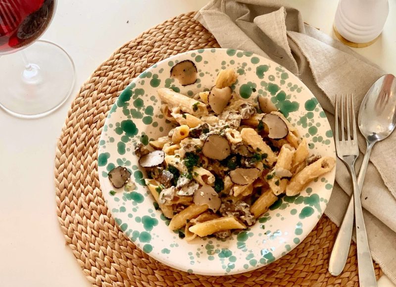 Enkel tryffelpasta med svamp och prästost