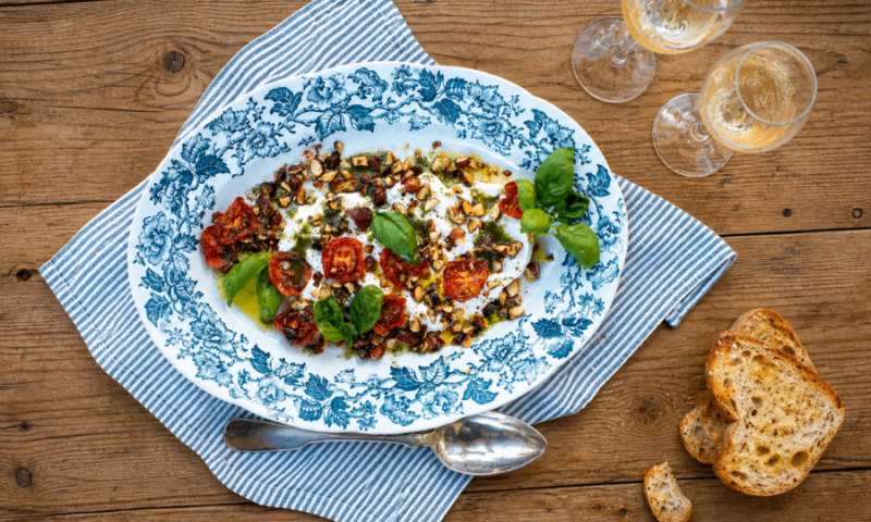 Krämig burrata med rostade tomater