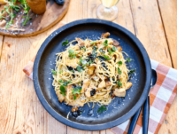 Krämig kycklingpasta med svamp och timjan